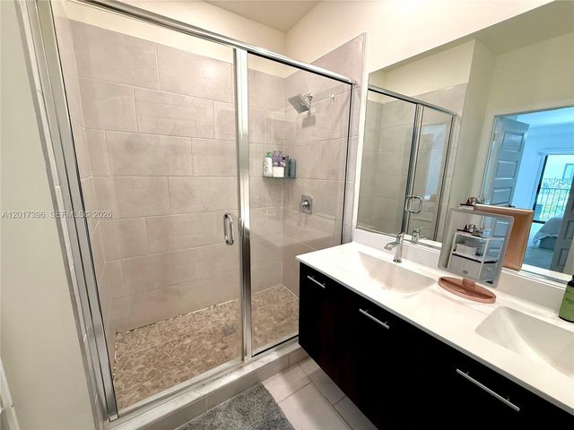 4680 NW 83rd Path 4680, Doral, FL 33166