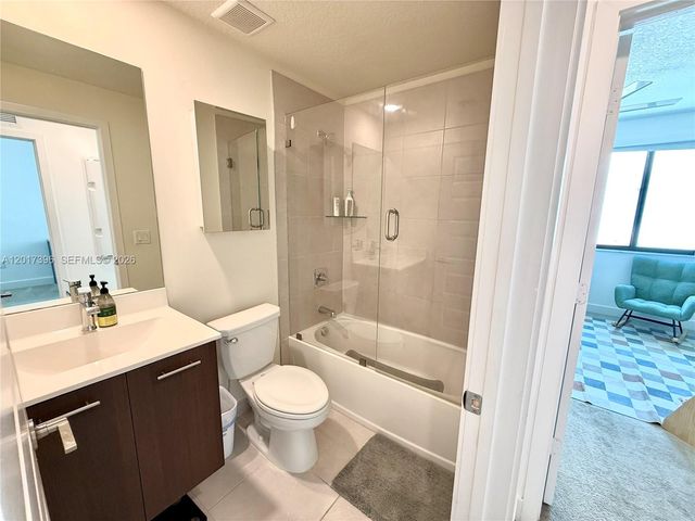 4680 NW 83rd Path 4680, Doral, FL 33166