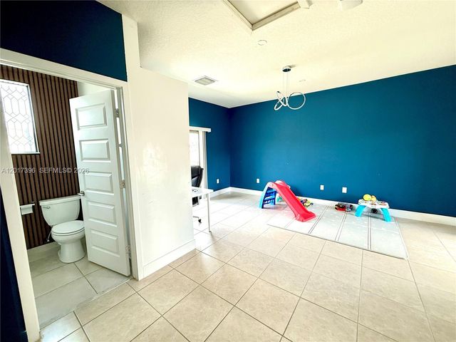 4680 NW 83rd Path 4680, Doral, FL 33166
