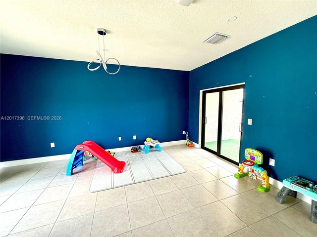 4680 NW 83rd Path 4680, Doral, FL 33166