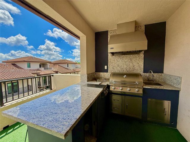 4680 NW 83rd Path 4680, Doral, FL 33166