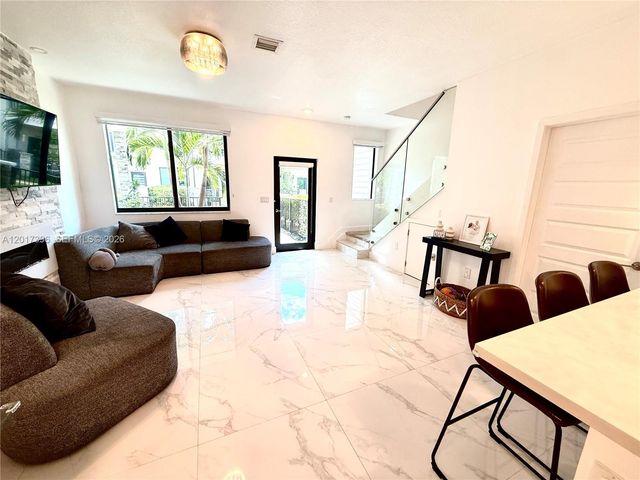 4680 NW 83rd Path 4680, Doral, FL 33166