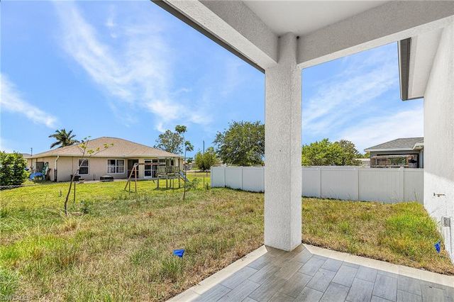 324 NE 15th ST, Cape Coral, FL 33909
