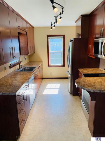 4521 A Street, Omaha, NE 68106