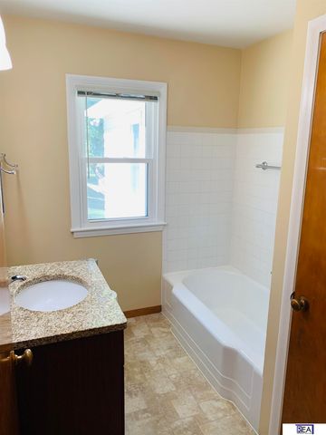 4521 A Street, Omaha, NE 68106