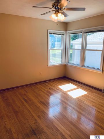 4521 A Street, Omaha, NE 68106