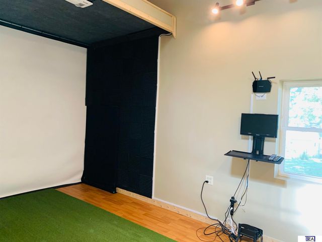 4521 A Street, Omaha, NE 68106