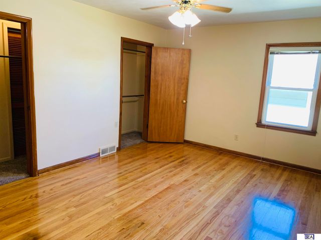 4521 A Street, Omaha, NE 68106