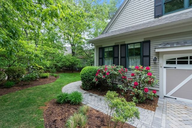 48 Summit Rd 9, Belmont, MA 02478