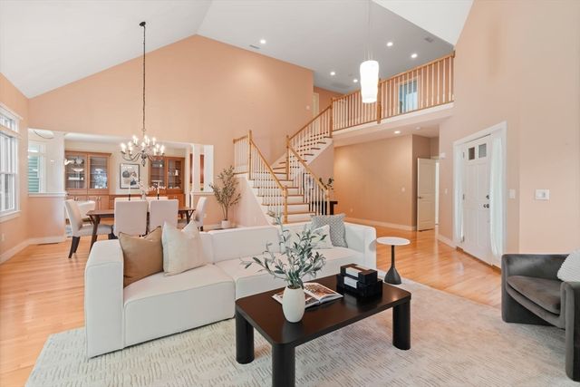 48 Summit Rd 9, Belmont, MA 02478