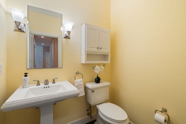 48 Summit Rd 9, Belmont, MA 02478