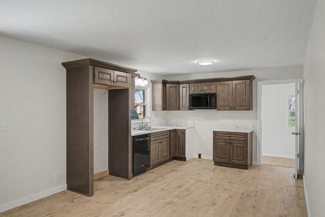 521 Greenwood Dr, Lafayette, TN 37083