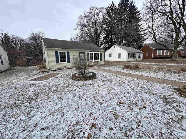 1213 29th Avenue Court Court, Moline, IL 61265