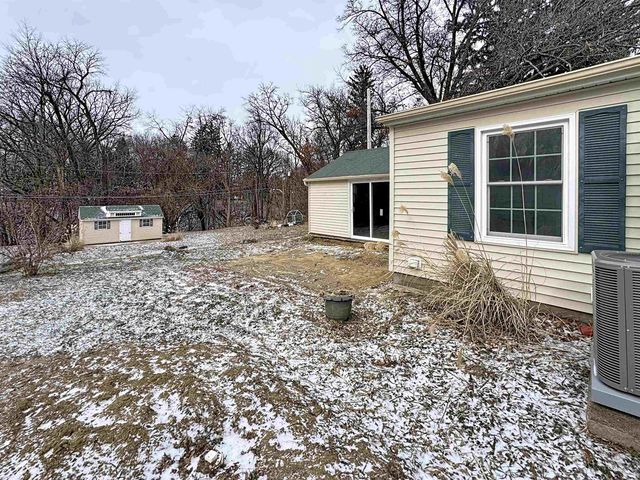 1213 29th Avenue Court Court, Moline, IL 61265