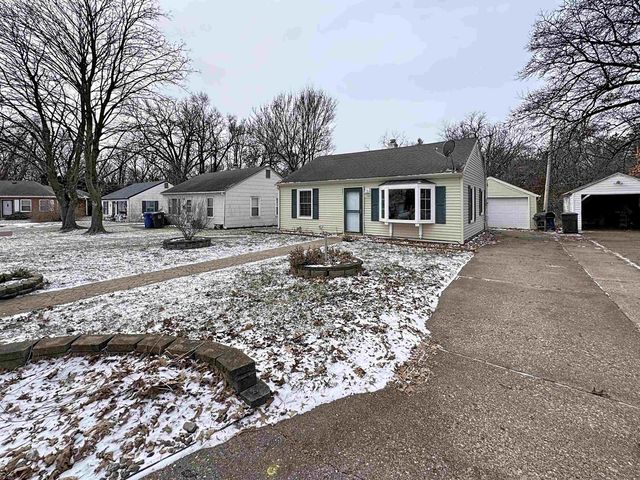 1213 29th Avenue Court Court, Moline, IL 61265