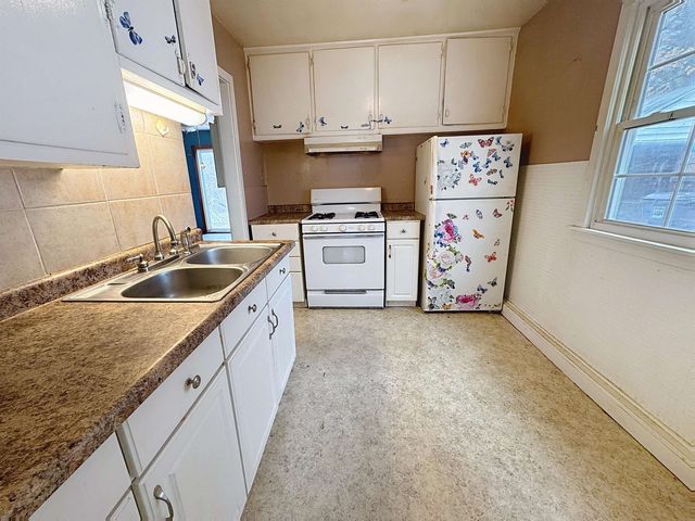 1213 29th Avenue Court Court, Moline, IL 61265