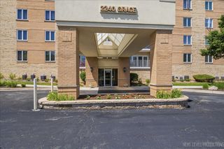 2240 S Grace Street 305, Lombard, IL 60148