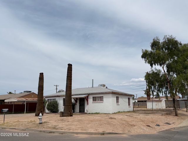 2151 S Howard Stravenue, Tucson, AZ 85713