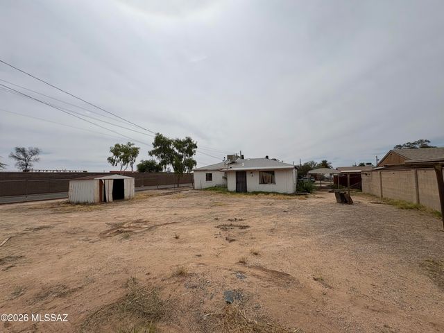 2151 S Howard Stravenue, Tucson, AZ 85713