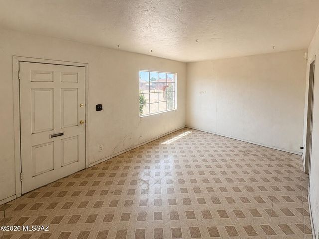 2151 S Howard Stravenue, Tucson, AZ 85713
