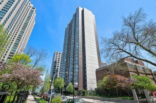 525 W Hawthorne Place 1608, Chicago, IL 60657