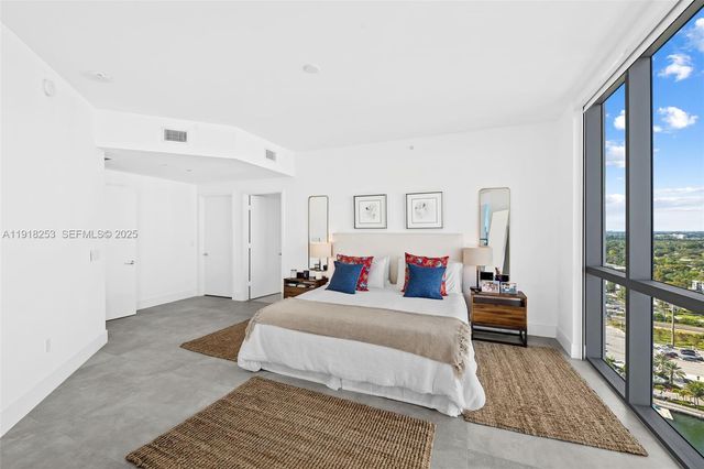 17111 Biscayne Boulevard 2103, North Miami Beach, FL 33160