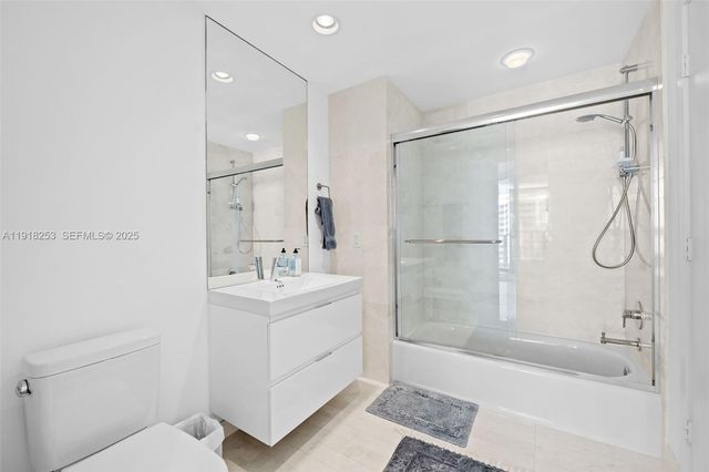 17111 Biscayne Boulevard 2103, North Miami Beach, FL 33160