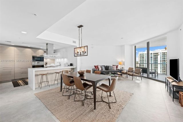 17111 Biscayne Boulevard 2103, North Miami Beach, FL 33160
