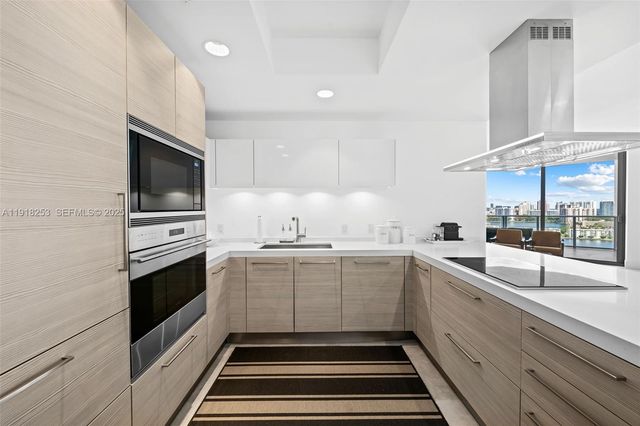 17111 Biscayne Boulevard 2103, North Miami Beach, FL 33160