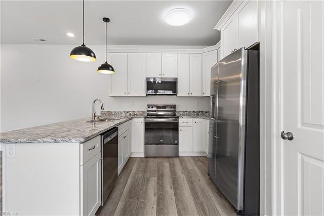 22 Radford ST, Portsmouth, VA 23701