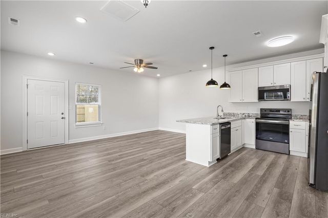 22 Radford ST, Portsmouth, VA 23701