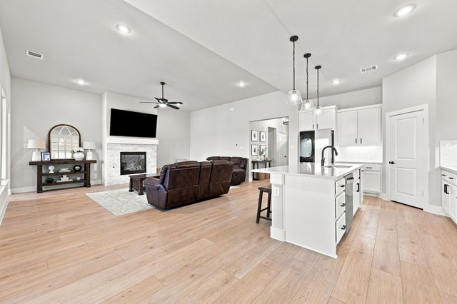 341 Wagon Trail, Waxahachie, TX 75165