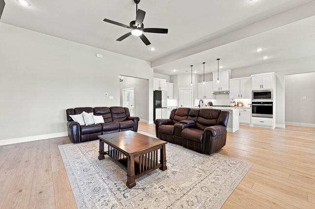 341 Wagon Trail, Waxahachie, TX 75165