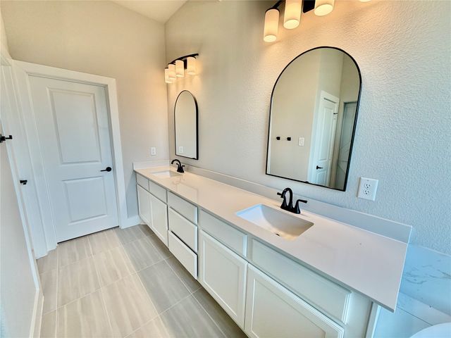 341 Wagon Trail, Waxahachie, TX 75165