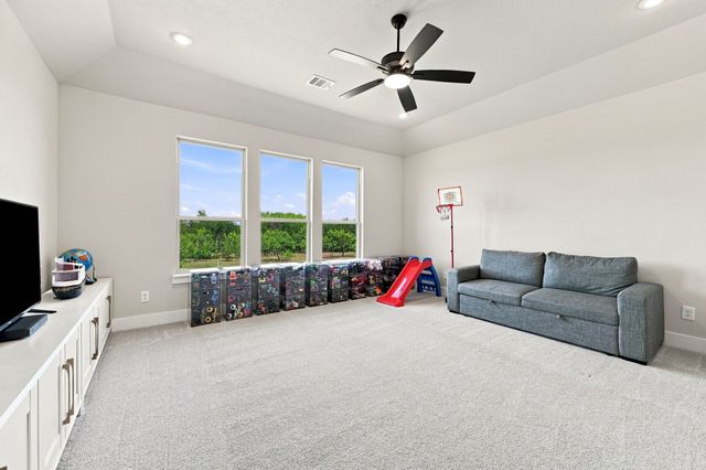 341 Wagon Trail, Waxahachie, TX 75165
