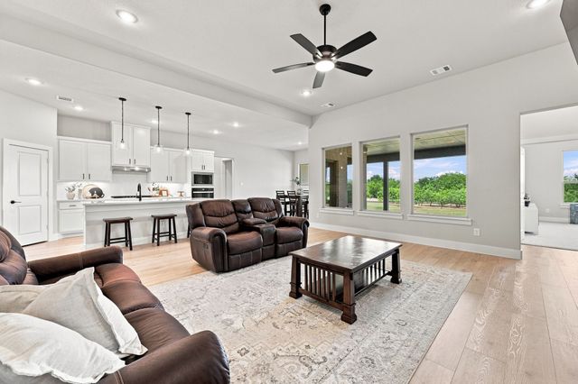 341 Wagon Trail, Waxahachie, TX 75165