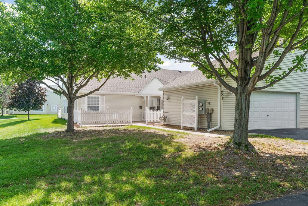 438 Sarazin Street, Shakopee, MN 55379