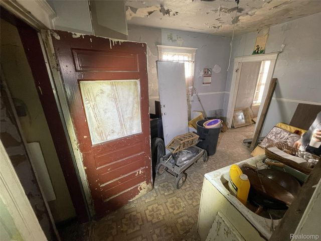 3814 Rolf Place, Detroit, MI 48214