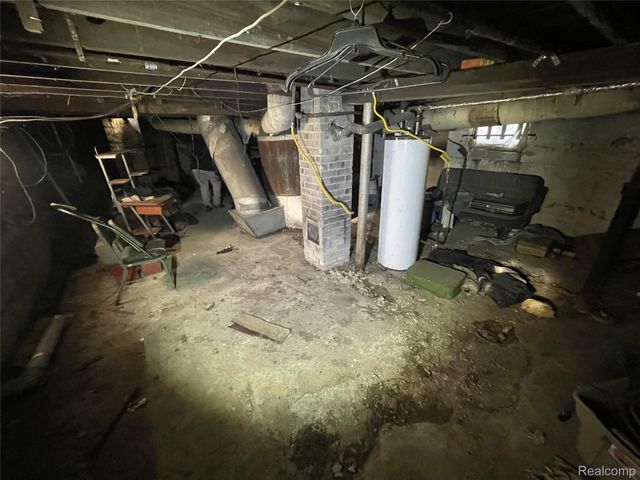 3814 Rolf Place, Detroit, MI 48214