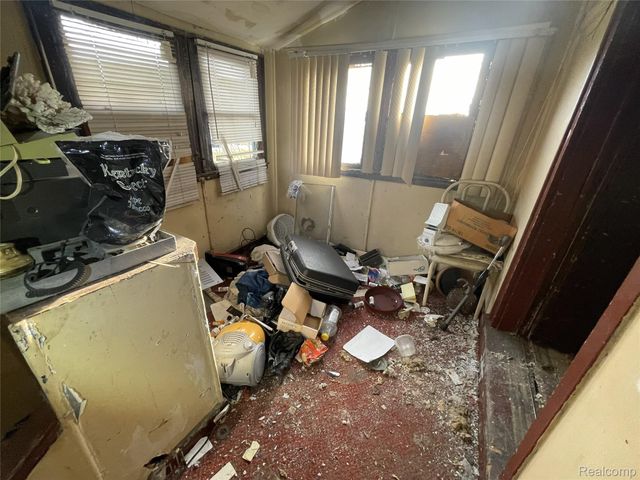 3814 Rolf Place, Detroit, MI 48214