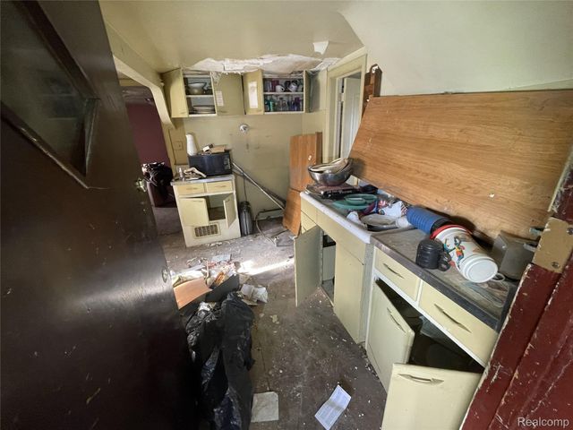 3814 Rolf Place, Detroit, MI 48214