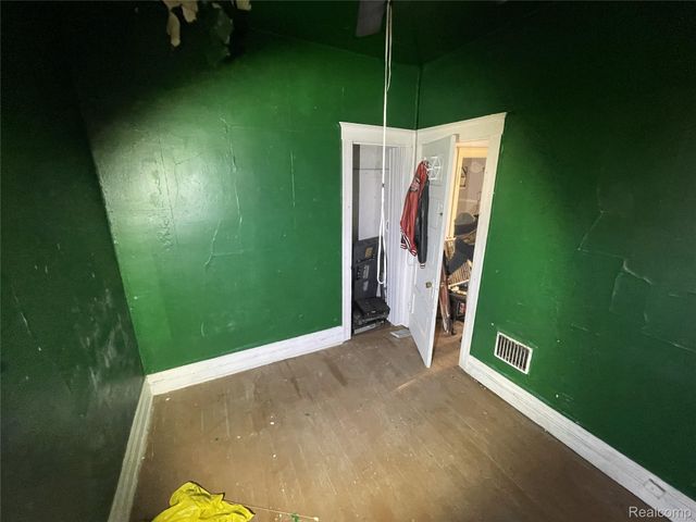 3814 Rolf Place, Detroit, MI 48214