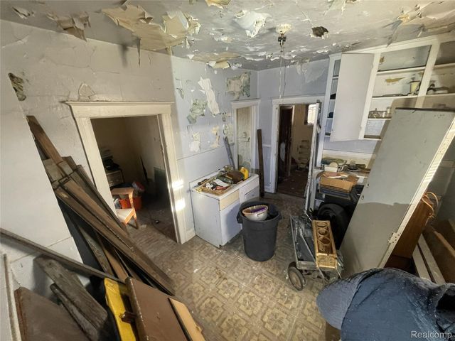 3814 Rolf Place, Detroit, MI 48214