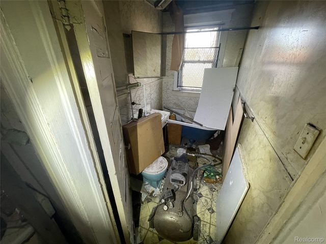 3814 Rolf Place, Detroit, MI 48214