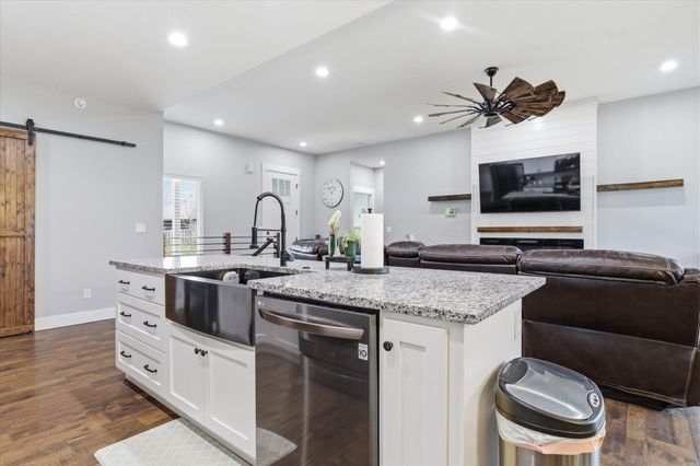 1281 S Natchez Road, Republic, MO 65738