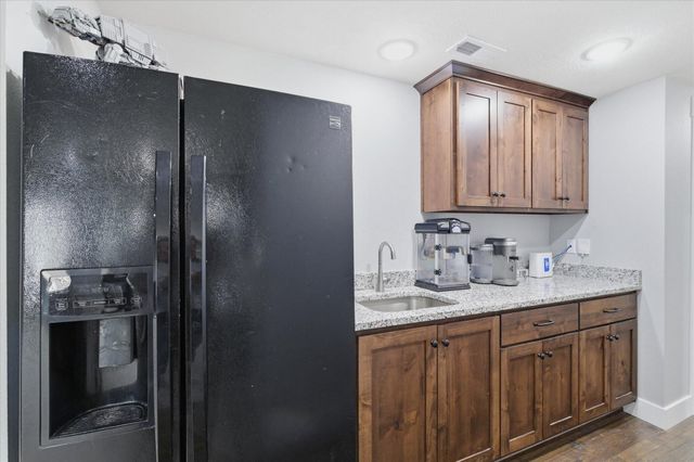 1281 S Natchez Road, Republic, MO 65738