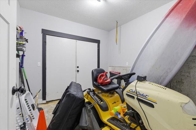 1281 S Natchez Road, Republic, MO 65738