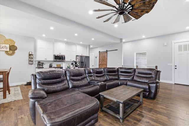 1281 S Natchez Road, Republic, MO 65738