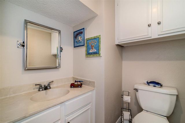 1907 Glencove Drive, Seabrook, TX 77586