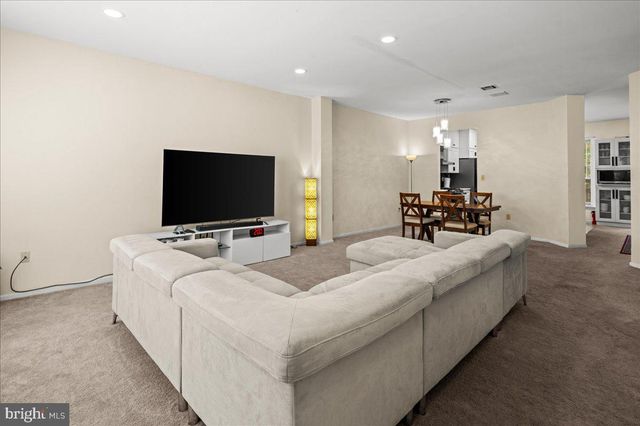 76 ASHFORD DR, Plainsboro, NJ 08536